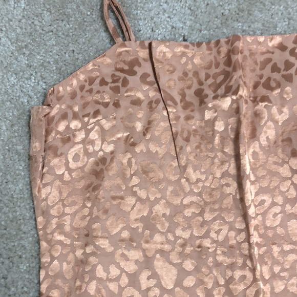 NEW Urban Outfitters satin slip dress in bronze leopard dress M - Picture 2 of 2